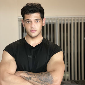 Meet your Posher, Cheyne